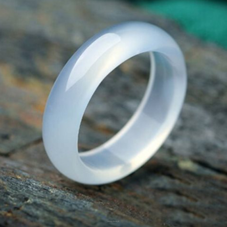 Pierścionek obrączka biały mleczny agat naturalny 6 mm